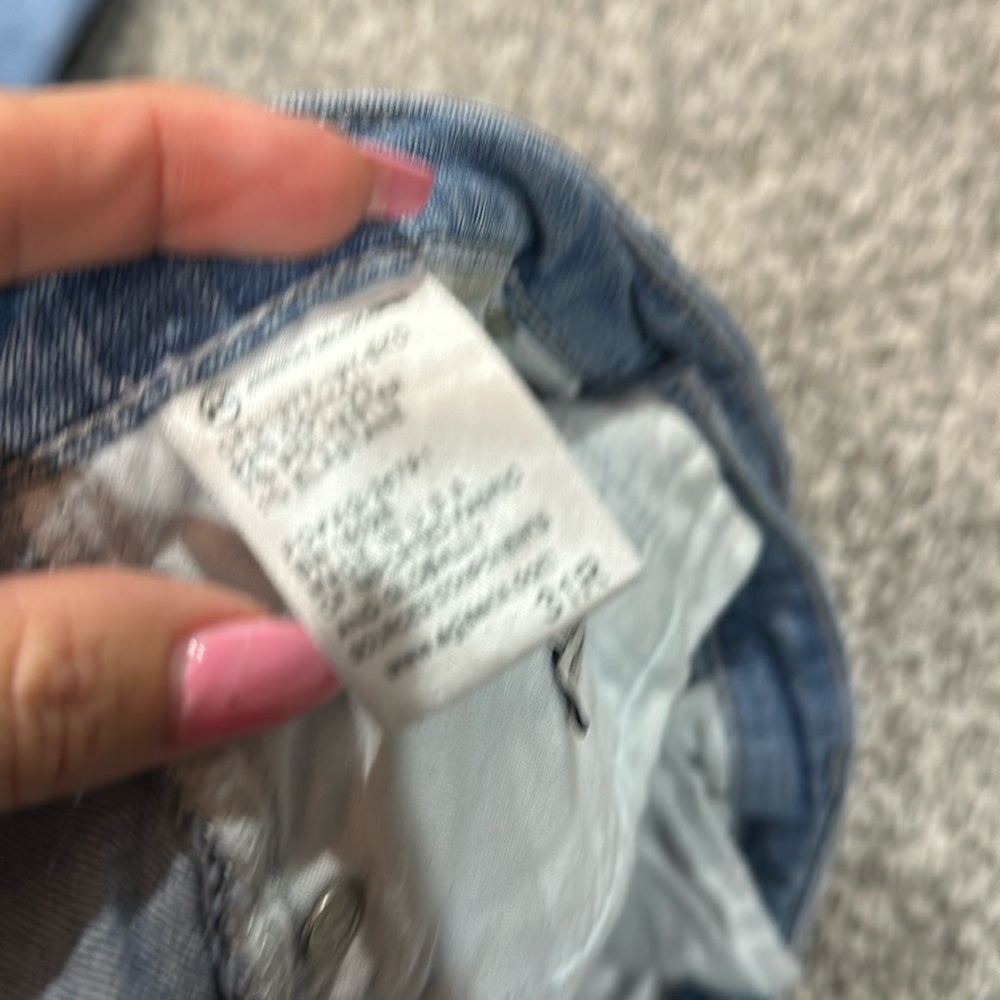 Women’s AG distressed skinny Jean - Picture 7 of 7